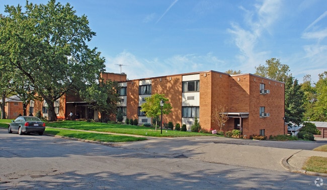 Primary Photo - South Dale Apartments