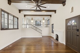 Building Photo - 3608 Wilshire Terrace