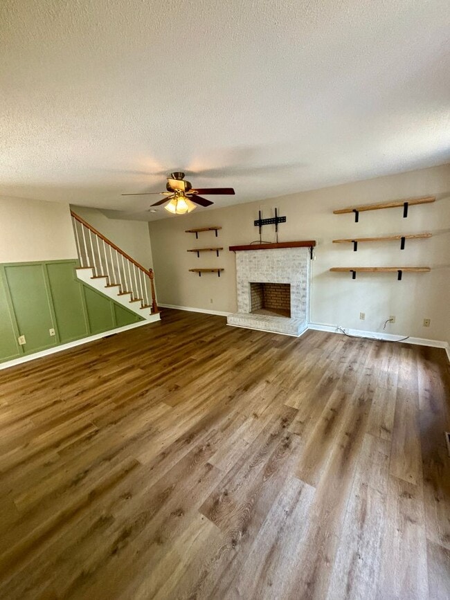 Building Photo - 193 Heather Dr