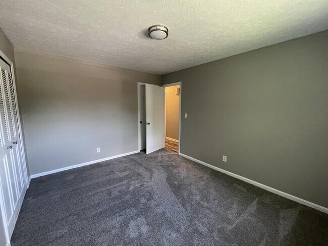 Building Photo - 2519 Steeplechase Dr
