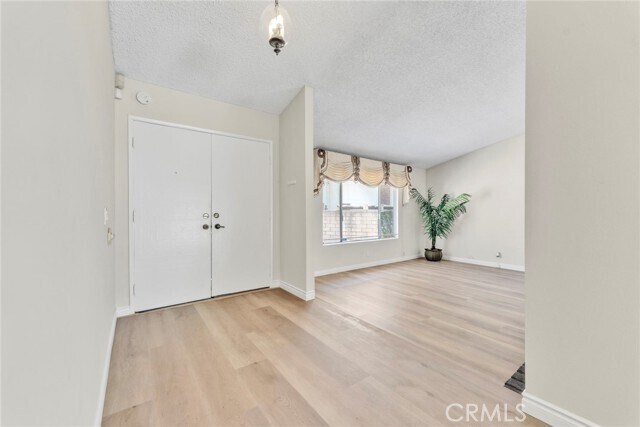 Building Photo - 23502 Shadowcrest Pl
