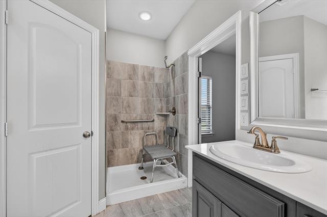 Building Photo - 7815 Cottonwood Dr