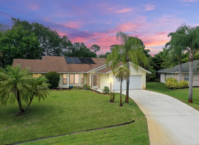 Building Photo - 1273 SW Albenga Ave