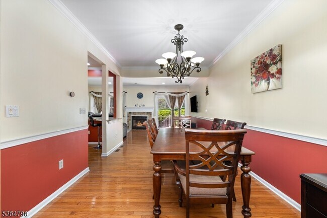 Building Photo - 28 Pinfold Ct