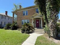 Building Photo - 501 Maupas Ave
