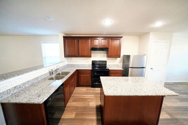 Building Photo - Stylish Move-In Ready Home in Rosillo Ranch, San Antonio, TX - Realtor Commission: $400