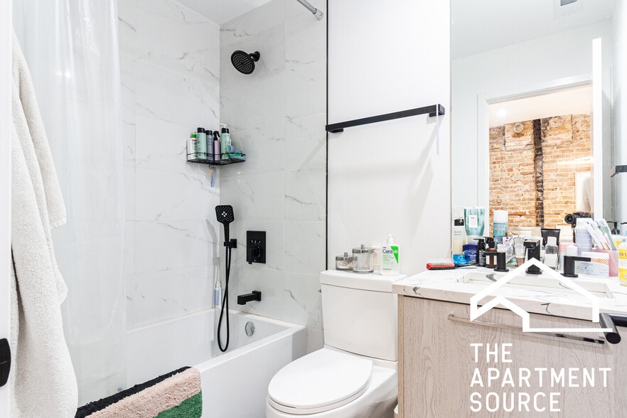 Building Photo - 2745 W Division St