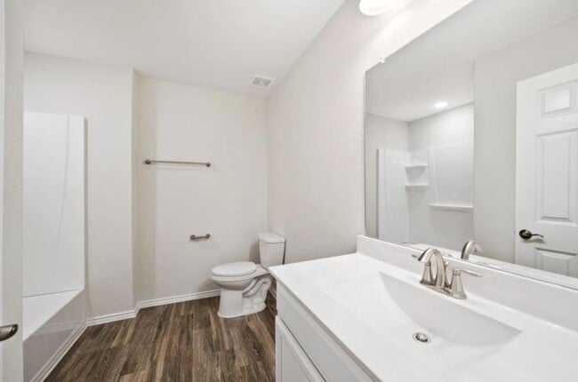 Building Photo - 505 Benicia Cv