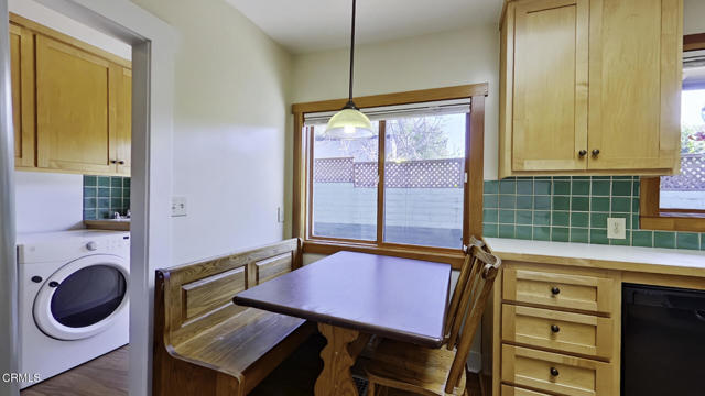 Building Photo - 1915 Las Lunas St