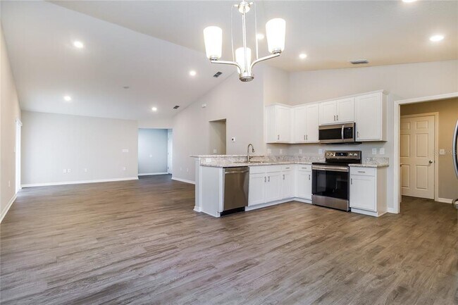 Building Photo - 645 Vittorio Dr