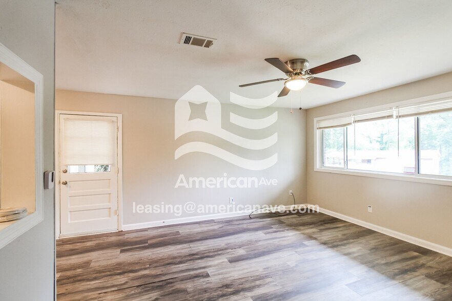 Building Photo - 4849 Wellborn Dr