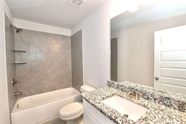 Building Photo - 229 Hellen Vly Dr