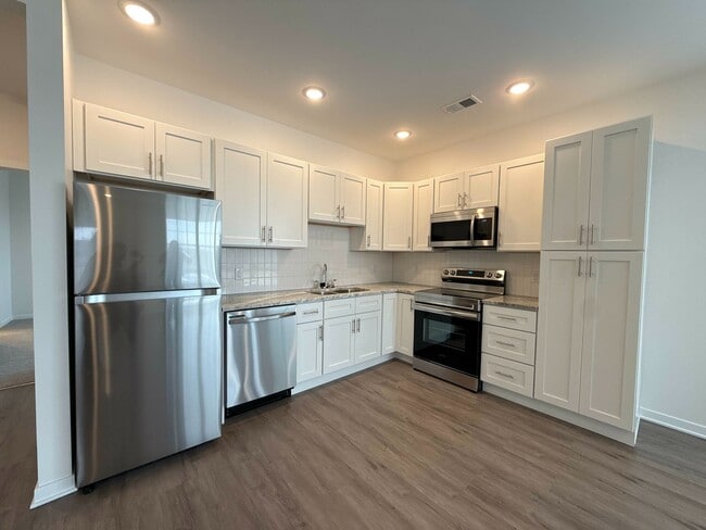 Building Photo - Vista Riverwest