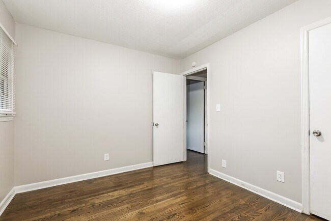 Building Photo - 1650 Bagpipe Pl