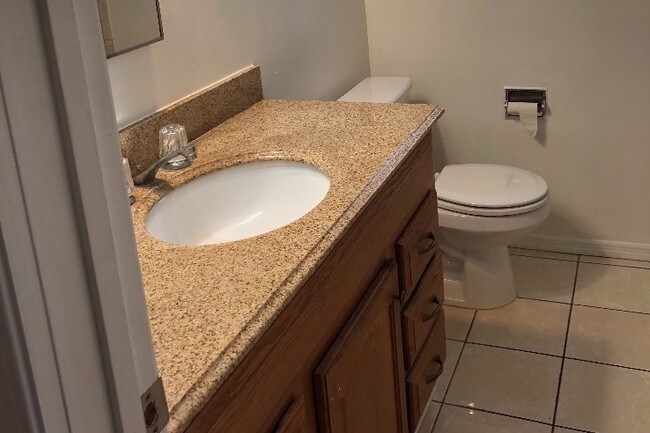 Bathroom - 5937 1/2 Buffalo Ave