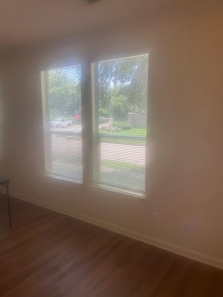 Building Photo - 8031 Barnes Ridge Ln