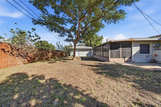 Building Photo - 11373 62nd Ave N