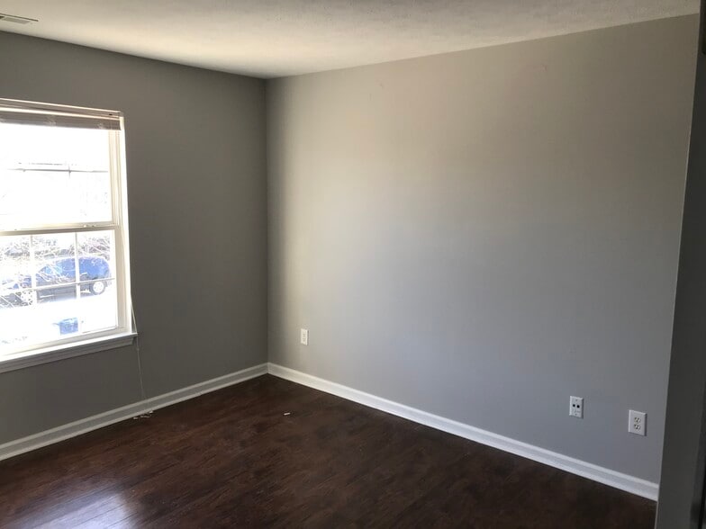 2nd bedroom - 10440 Platinum Dr