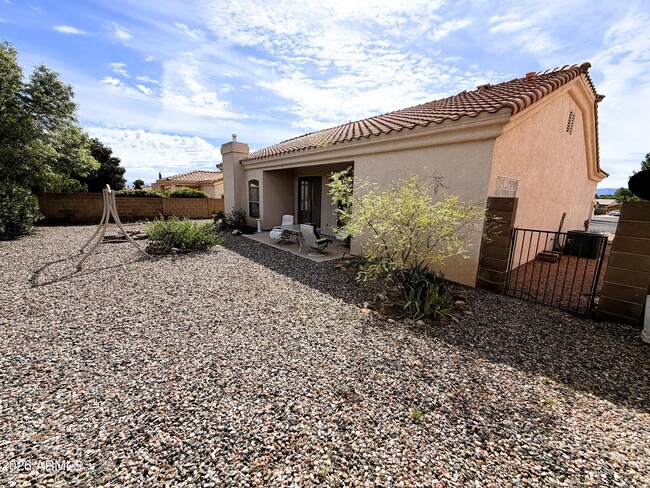 Building Photo - 1280 E Crestview Dr