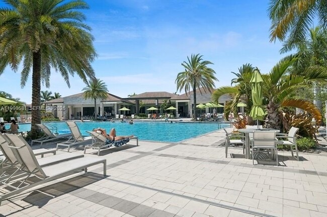 Building Photo - 4725 NW 85th Ave