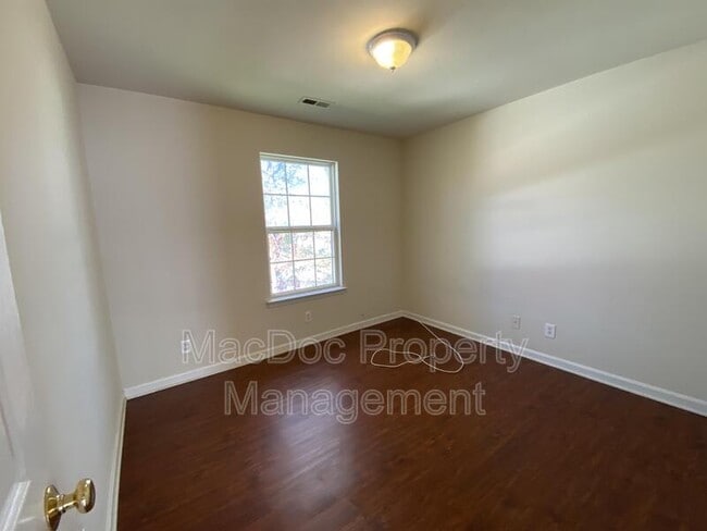 Building Photo - 4345 Normandy Ct