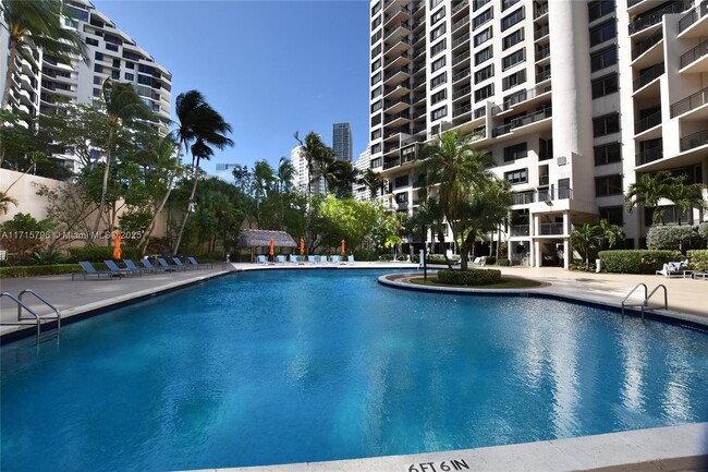 Building Photo - 540 Brickell Key Dr