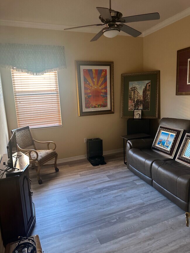 Building Photo - 566 Planters Manor Way