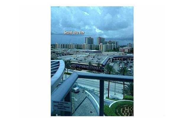 Building Photo - 17001 Collins Ave