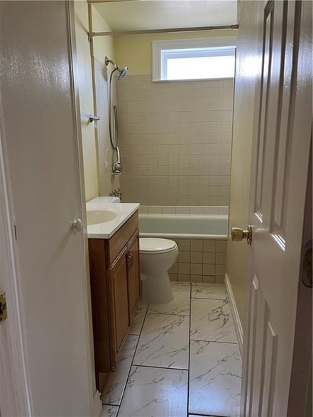 Building Photo - 4411 Rhodes Dr