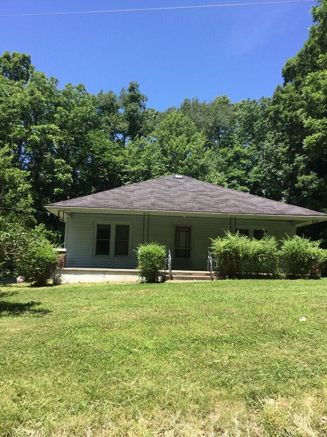 Building Photo - Country Living on 2 Acres! Palmyra Area. 2 Bed/1 Bath and a office.