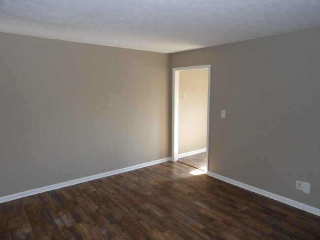 Building Photo - 75 Ashwood Ct