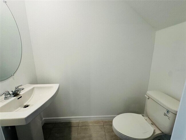 Building Photo - 2923 Skyline Lp