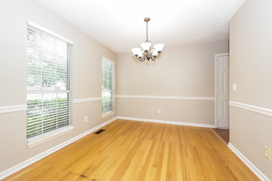 Building Photo - 5120 Pebble Creek Dr