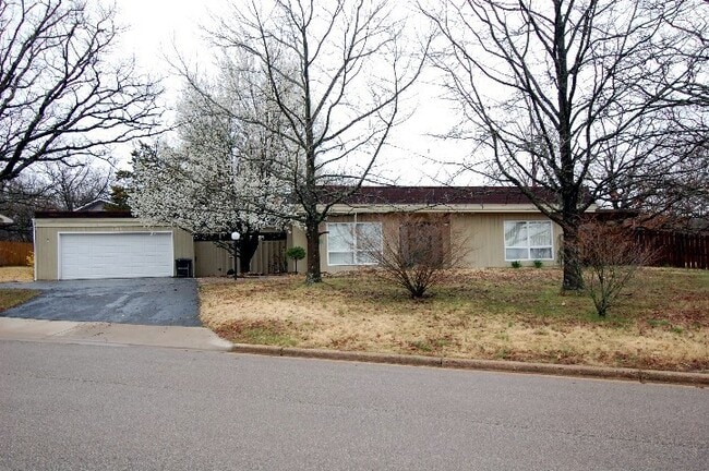 Primary Photo - 1702 Independence Rd