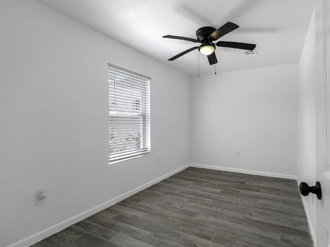 Building Photo - 810 W Cattle Dr