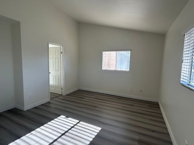 Building Photo - Spacious Double Master Suites Condo for Rent in Quiet Neighborhood in City of La Puente