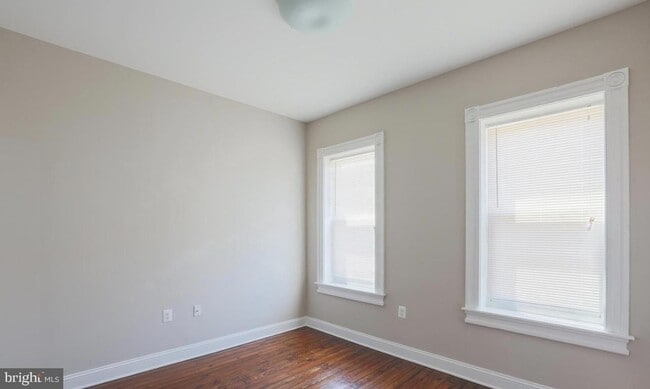 Building Photo - 901 N Montford Ave