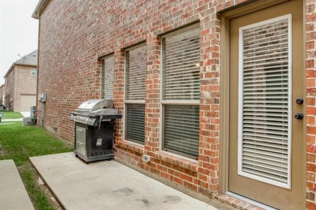 Building Photo - 4261 Comanche Dr