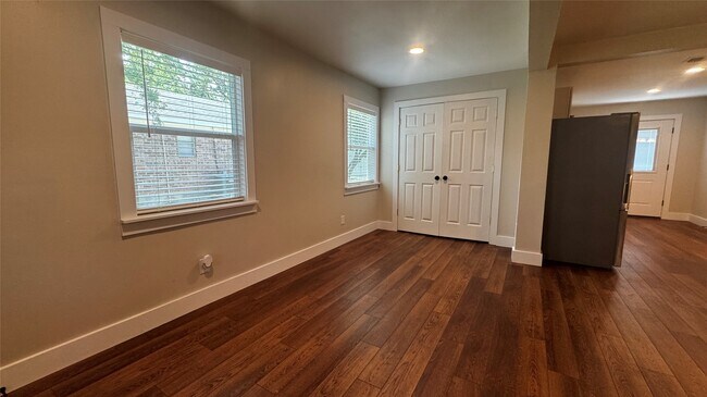 Building Photo - 2311 Brazeal St