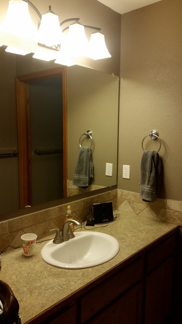 Building Photo - Beautiful South Hill Home!