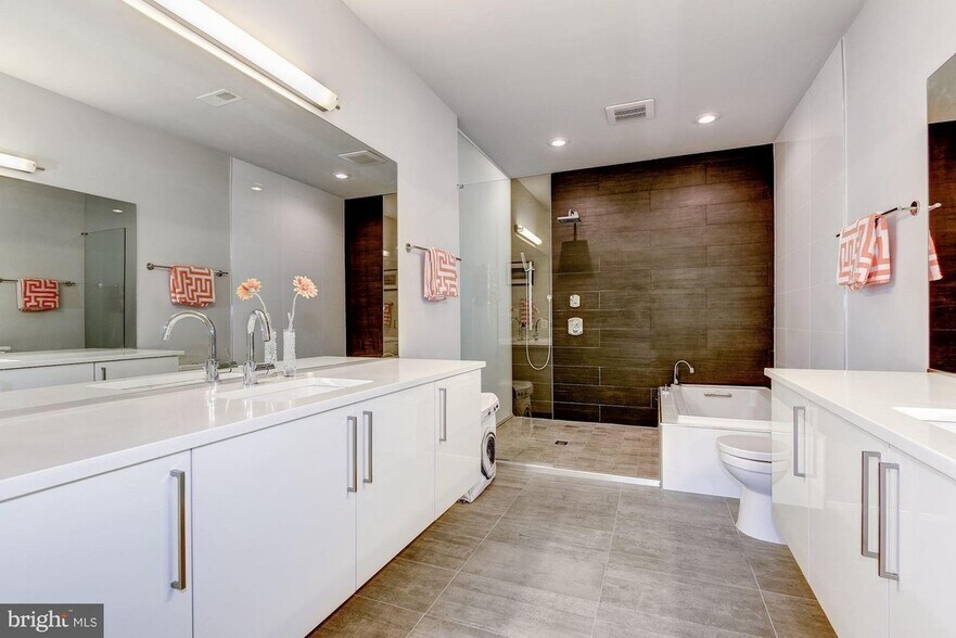 Building Photo - 1339 Irving Street NW Apt C