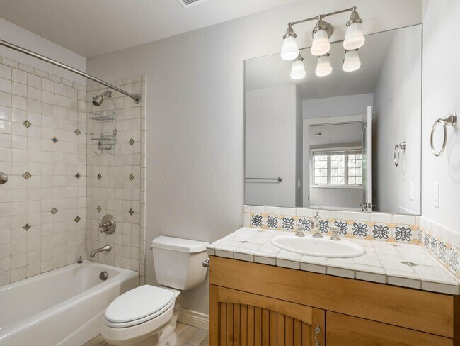 Building Photo - 9 Foxtail Cir