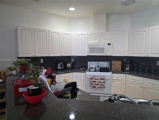 Building Photo - 15103 SW 11th Ln