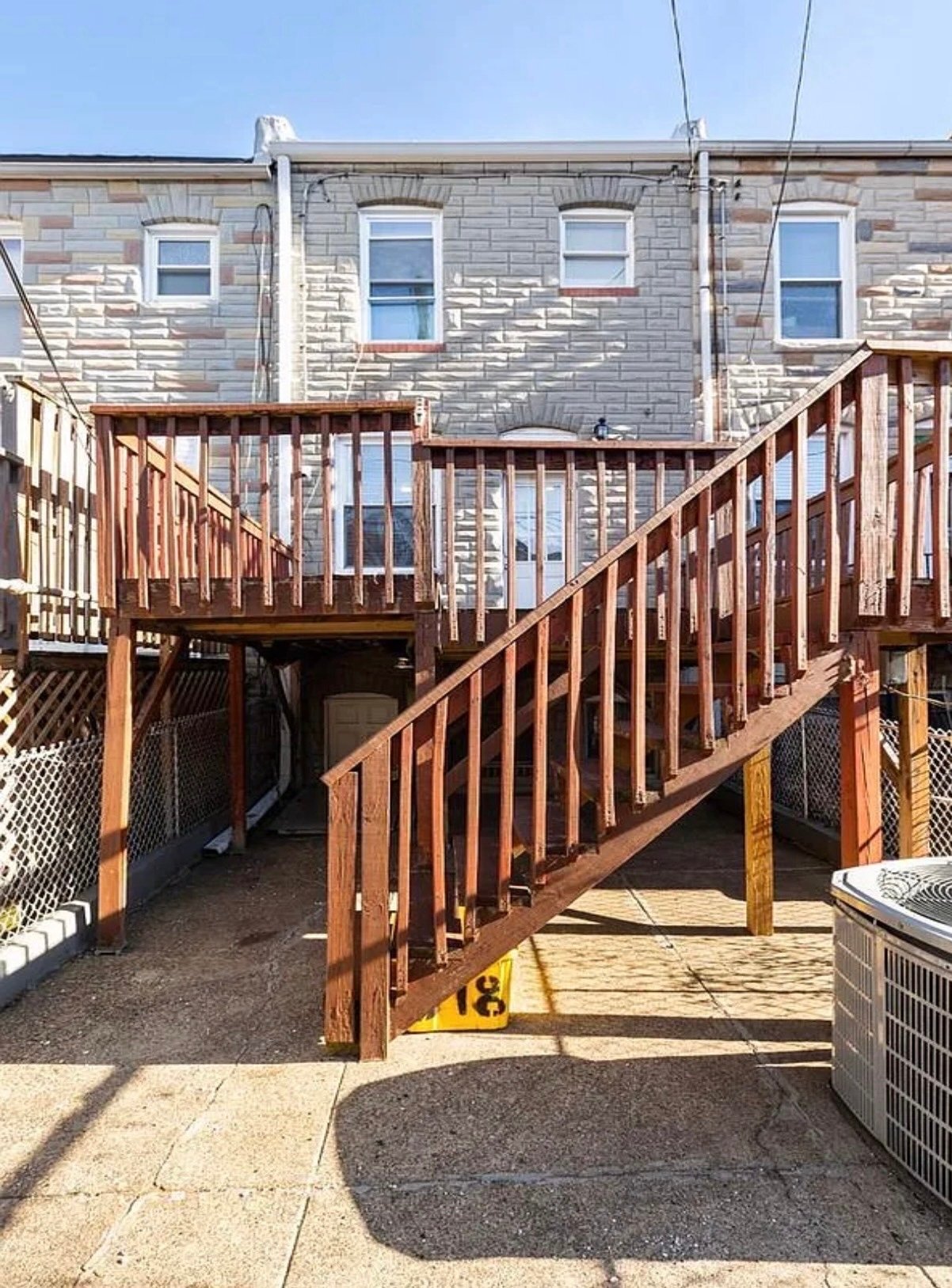 Building Photo - 518 S Kenwood Ave