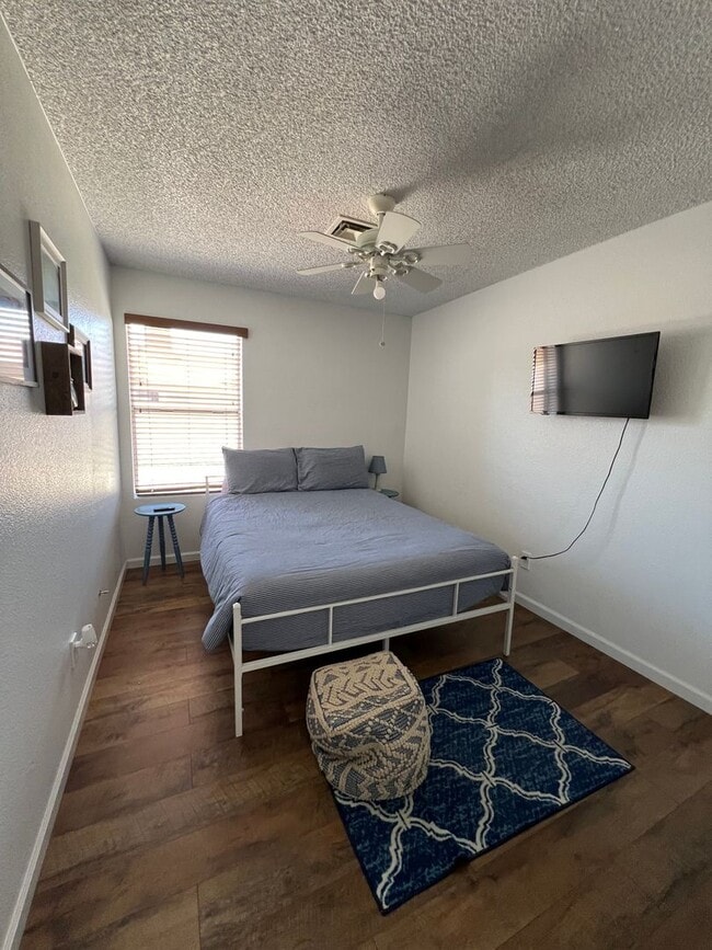 Building Photo - SUNSET MESA HOME WITH POOL ACCESS!