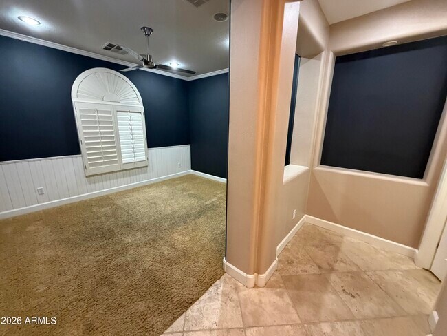 Building Photo - 421 W Wisteria Pl