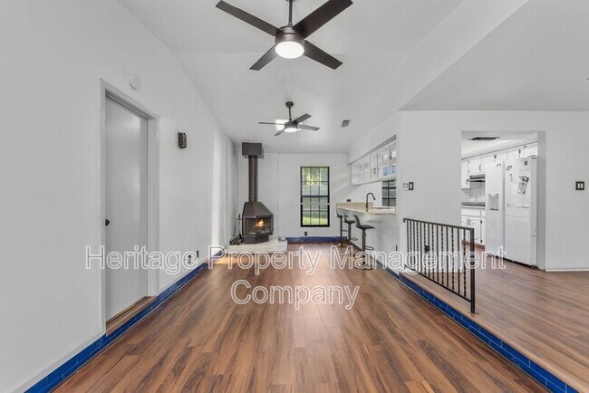 Building Photo - 2526 Town Briar St