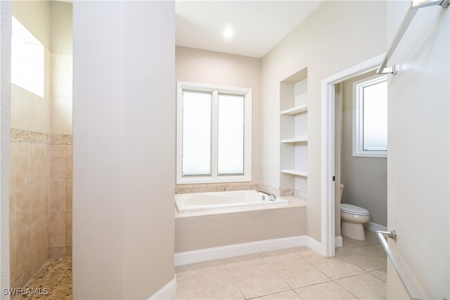 Building Photo - 870 Ohio Ct