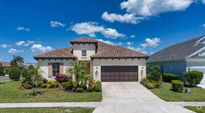Building Photo - Fully-furnished pool home in Indigo!