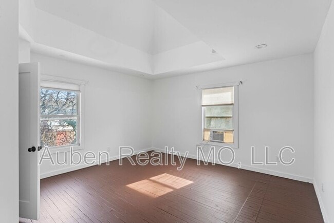 Building Photo - 3825 Walnut St